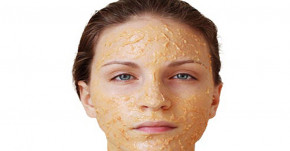 Đông đá 1 củ khoai tây rồi chà lên mặt, nám tàn nhang bay sạch, da trắng không tì vết