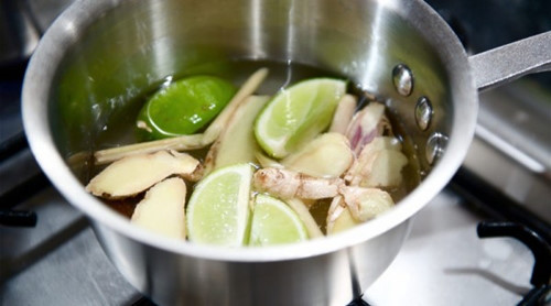 Bõ công đun sả với chanh để uống mỗi ngày, tôi giảm được 3kg/tuần, da dẻ sáng mịn hẳn ra