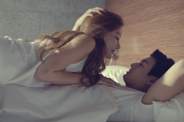 Dâng người yêu cho sếp để được thăng chức rồi ôm hận khi thấy em lái siêu xe chục tỷ lướt qua