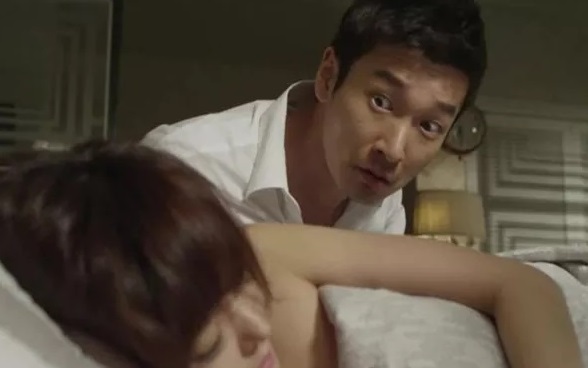 Chồng khinh vợ ăn bám, đến 1 ngày vợ ốm phải ở nhà chăm con mới phát hiện ra sự thật không ngờ