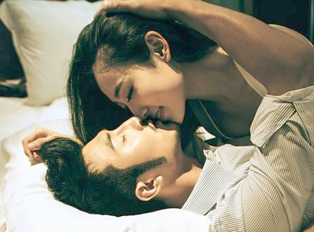 Tìm trai đẹp xin một đứa con, đến hôm sinh em suýt ngất khi thấy bác sỹ bế con mình và phán một câu