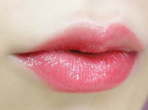 Chỉ cần thoa thứ này lên môi 5 phút trước khi ngủ, kết quả nhận được khiến hàng triệu người muốn thực hiện ngay lập tức