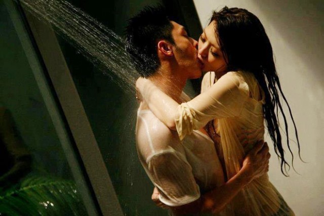 "Chồng chị giờ này đang ôm bồ rồi, em khỏi phải lo" - Câu chuyện ngoại tình và cái kết đắng lòng