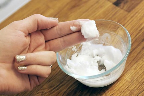 Trộn thứ này với oxy già, da mình bỗng trắng mịn như em bé