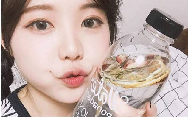 Học cách detox với chanh của con gái Thái để có thân hình thon gọn và làn da mướt mịn đẹp miễn chê