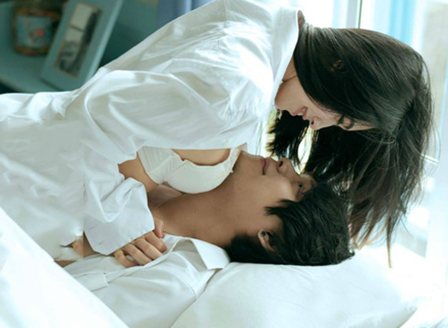 Em đi bán hoa thì sao đủ tiền tiêu - Anh chỉ cần cưới con gái sếp là đã được cái nhà mấy tỷ rồi