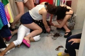 "Đàn bà ngoại tình thì đàn ông đánh đàn bà, đàn ông ngoại tình thì đàn bà lại đánh nhau"