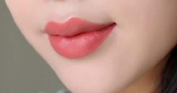 Cách làm hồng môi bằng mật ong hiệu quả chỉ sau 3 tuần