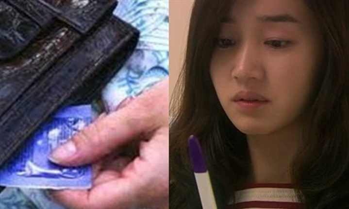 Biết chồng ngoại tình, ngày nào vợ cũng lén chọc thủng BCS rồi cho vào ví cho anh và cái kết rớt nước mắt