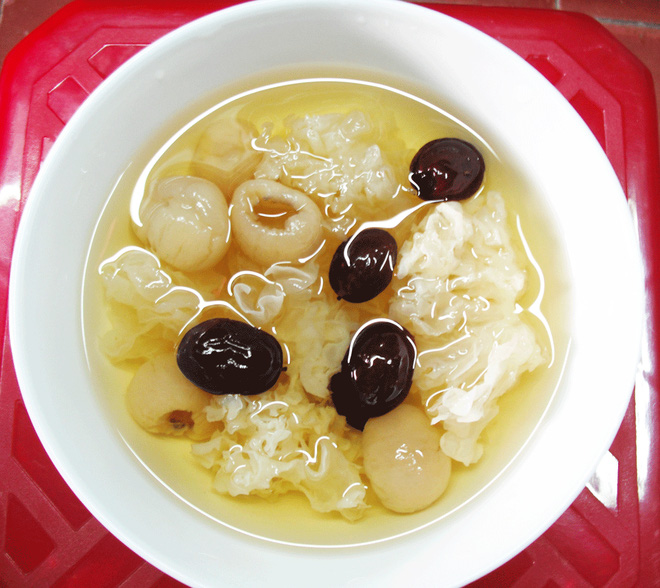 Bị những bệnh này đừng phí tiền mua thuốc tây nữa, lấy ngay quả nhãn nhanh khỏi hơn lại an toàn và rẻ tiền