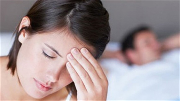 Chồng làm 200 triệu/tháng nhưng không chịu mua nhà và xe, đến khi xem trộm sổ tiết kiệm vợ ngỡ ngàng với số tiền thấy được