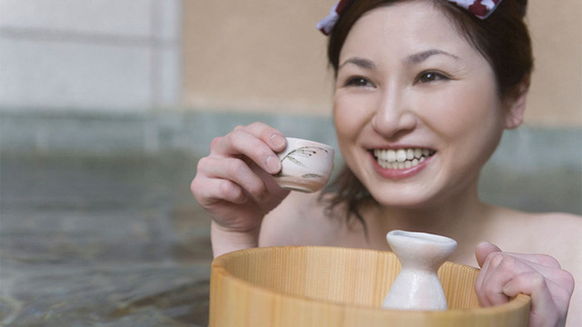 Nhờ cách dưỡng da "bá đạo" này, phụ nữ Nhật không bao giờ có mụn