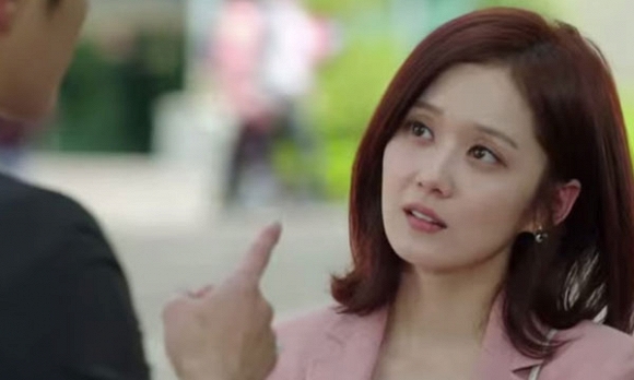 Thưa chồng, anh đang đưa bồ đi trên con xe 4 tỷ từ tiền tôi đi đêm với sếp đấy!