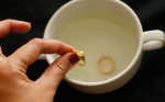 Ngâm thứ này 120 giây, vàng bạc xỉn màu sẽ sáng bóng như mới mua