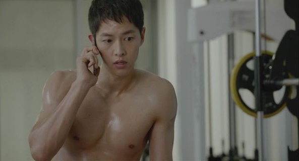 Tân hôn xong, chồng cười khẩy rút điện thoại ra làm chuyện ghê tởm với “vợ trinh”