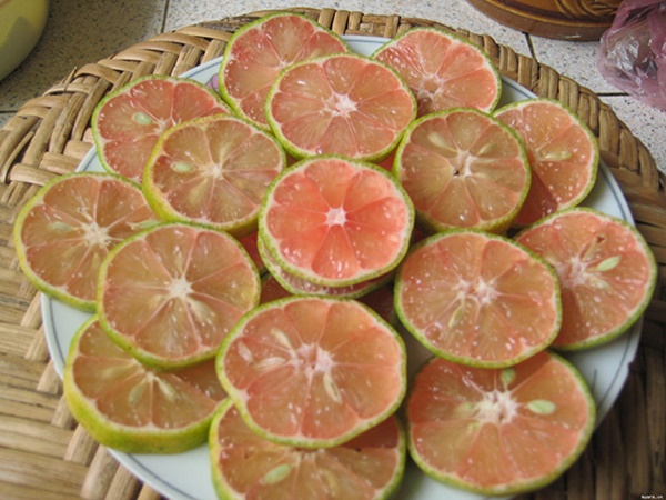 Da trắng đẹp, eo thon gọn nhờ dùng 1 lọ chanh ngâm mật ong