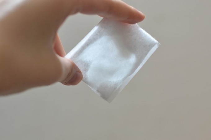 Chấm vài giọt nước muối lên da, mắt thâm xì sẽ mãi mãi ra đi chỉ sau 5 phút