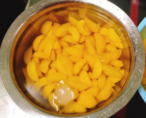 Mua đào về ngâm để giải khát không ngờ da lại trắng nõn, hết mụn chỉ sau 1 tuần uống