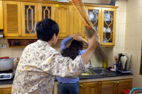 Đàn ông đánh vợ là hèn, hôm nay tôi sẽ quyết "khô máu" với anh!