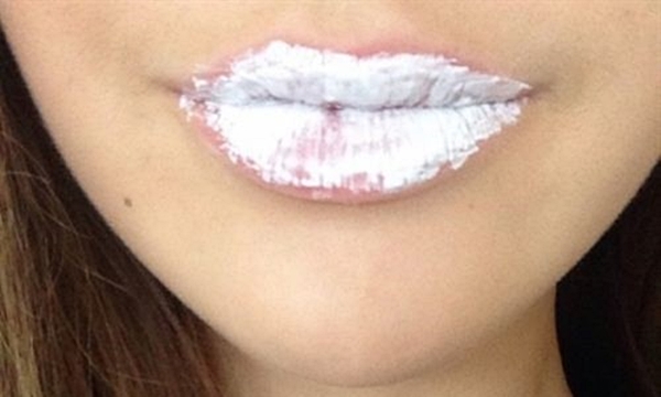Không phải chì trong son, đây mới là thủ phạm khiến môi thâm, nứt nẻ