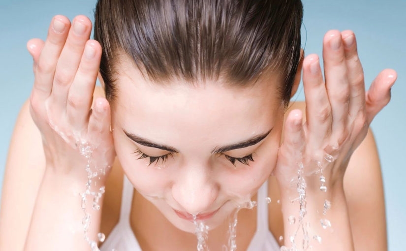 Giữ những thói quen này buổi sáng, da mặt lúc nào cũng căng mịn và trẻ hơn chục tuổi