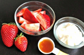 Chỉ với quả dâu tây nhỏ xinh này bạn đã có ngay công thức mặt nạ giúp da trắng mịn như sữa