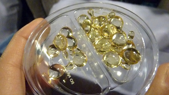 Trót bôi vitamin E lên mặt rồi để qua đêm, cô gái nhận cái kết cực sốc vào sáng hôm sau