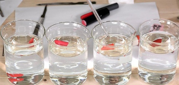 3 cách để thử chì trong son cực sai lầm lại được nhiều người tin "sái cổ"