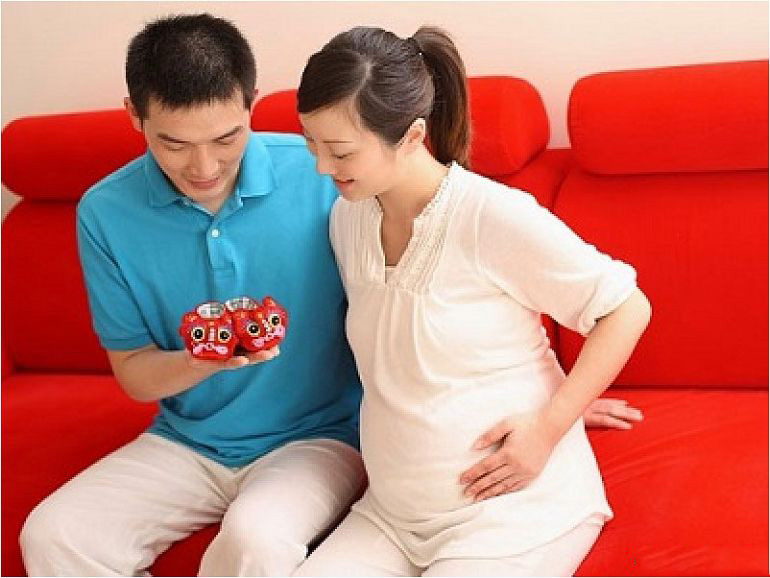 "Chồng chị chả có quan hệ gì với tôi cả, chỉ là chúng tôi có với nhau một đứa con"