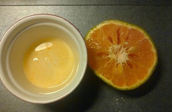 Mua 1 quả dừa 10k bán đầy đường có ngay 3 công thức giúp da trắng hồng, mướt mịn mà không cần thoa 1 giọt kem nào