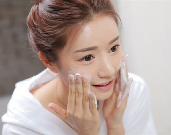 Mắc 1 trong 5 điều này sẽ khiến da xấu mãi mãi không bao giờ đẹp như ý, thế mà nhiều bạn gái dính 5/5 điều luôn