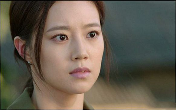 Chồng vừa đi xuất khẩu lao động về, tôi liền mở chiếc cặp anh ra thì chân tay bủn rủn