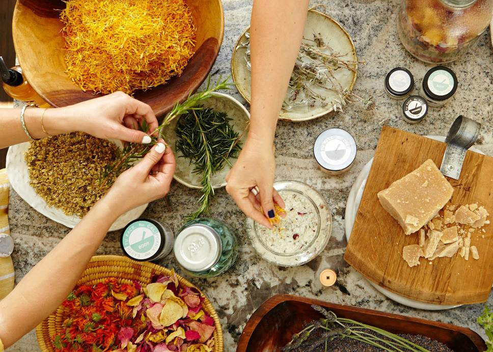 5 công thức mỹ phẩm handmade bạn có thể tự làm mà không cần tốn tiền mua sẵn