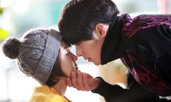 Nếu được hỏi ‘Anh nghèo, em có yêu anh không?’ thì hãy trả lời là ‘KHÔNG’