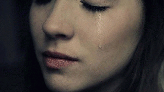 Đằng sau người chồng vô tâm… là nước mắt rơi âm thầm của người phụ nữ