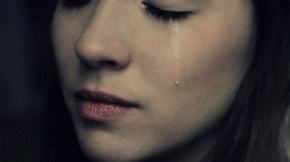 Đằng sau người chồng vô tâm… là nước mắt rơi âm thầm của người phụ nữ