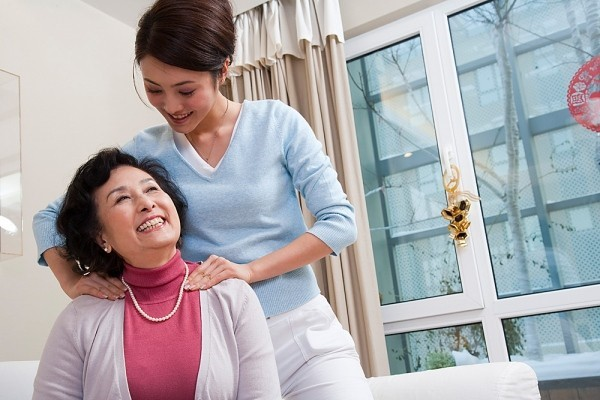 Con gái là con người ta, con dâu mới là con của mẹ