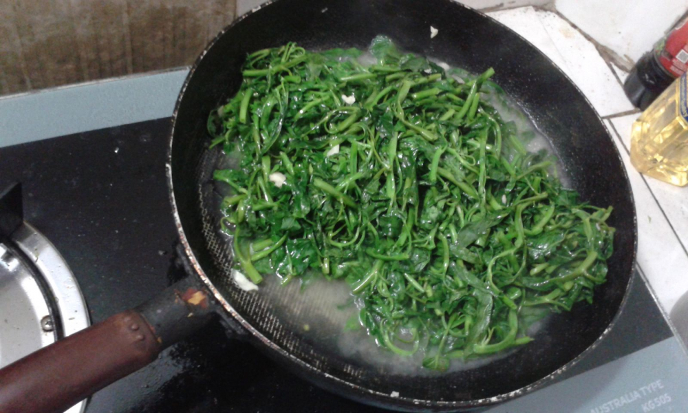 5 không khi xào rau để vừa giữ vitamin vừa không hại sức khỏe