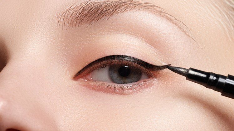 4 thủ thuật giúp kẻ mắt không bao giờ lem vô cùng hữu ích