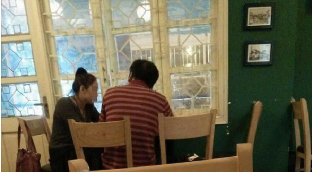 Ngày mai ra tòa, hai vợ chồng vẫn ngồi nói chuyện rất tình cảm về người thứ 3