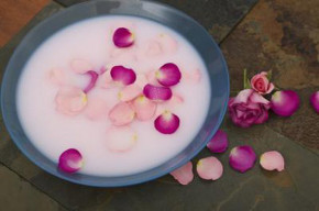 6 cách giúp môi hết khô nẻ chỉ sau một đêm