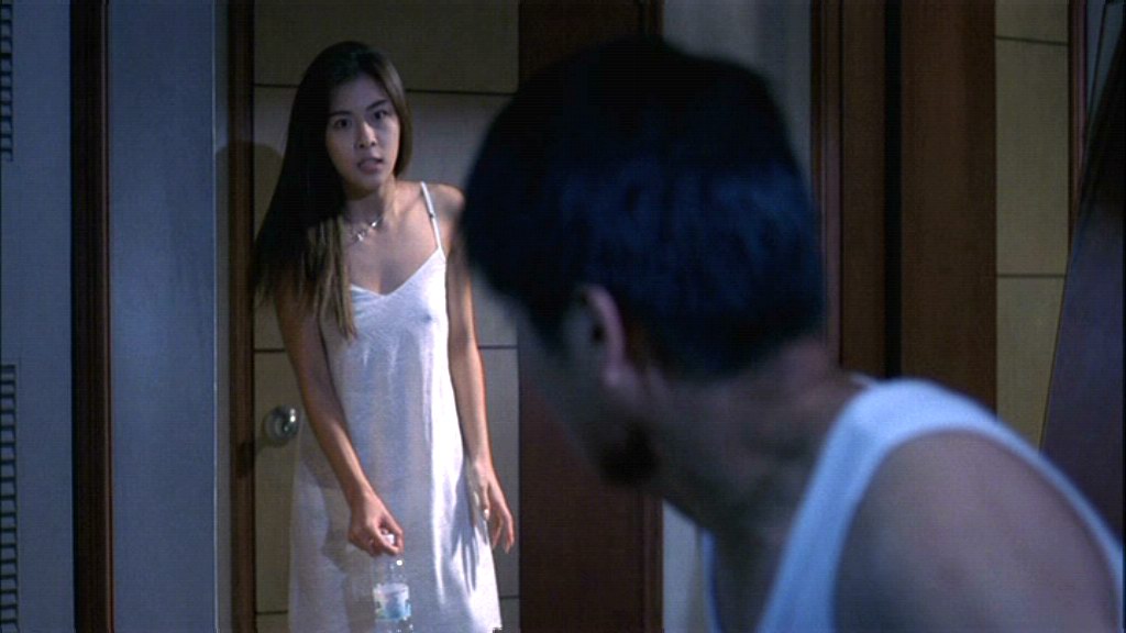 Nửa đêm vợ hoảng loạn chạy vào nhà, quần áo xộc xệch hét toáng lên: ‘Chồng ơi, em bị... cướp...’