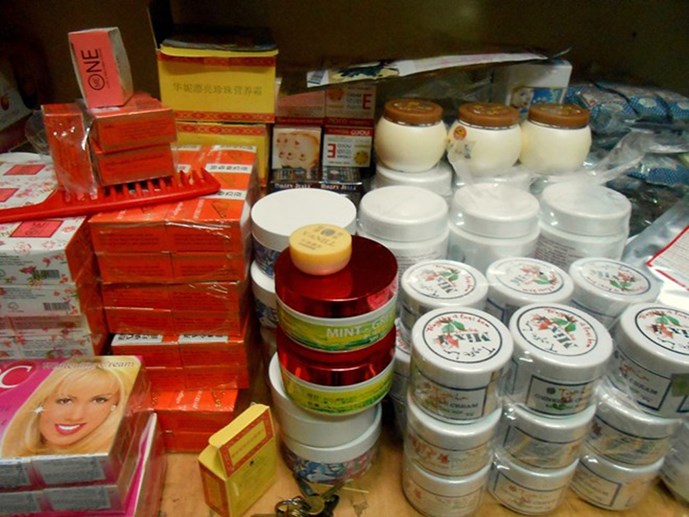 TIN PHẢI ĐỌC: Công bố danh sách những loại kem dưỡng trắng hủy hoại da không kém gì kem trộn chị em nên tẩy chay ngay