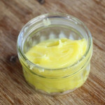 Chị em chỉ cần thoa thứ này trước khi ngủ, lông mày sẽ đen rậm như điêu khắc chỉ sau 7 đêm