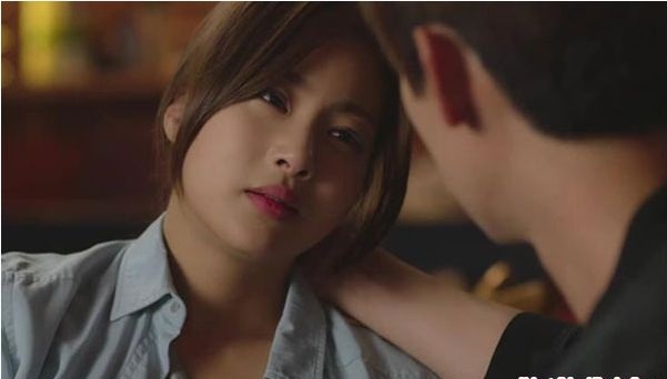 Vợ đưa cho tôi chiếc va li và nói: “Anh cứ đi với bồ đi, em và con tự biết sống tốt!”