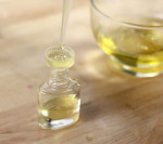 Tự chế sơn dưỡng bằng những nguyên liệu tự nhiên này, chẳng lo móng tay giòn gãy, vàng ố