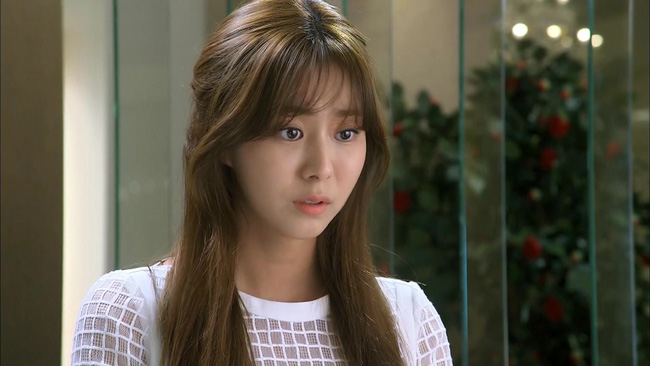 Khinh người yêu nghèo, gã sở khanh liền rũ bỏ trách nhiệm, cô gái cười khẩy đáp trả: ‘ Bố tôi là giám đốc công ty mới nhận anh vào làm đó’