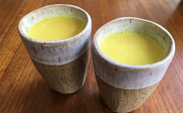 Đẻ xong nhờ ly nước bé xíu tự chế này mà da em hồng hào, mướt rượt như gái 18 ai cũng mê, mẹ ở cữ nhớ làm để thay da đổi thịt!