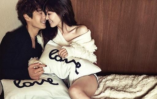 Thấy ả thư kí đang ngồi trên đùi chồng, vợ tỉnh bơ bảo: ‘Nhạy cảm thế này thì phải khóa cửa lại chứ!’