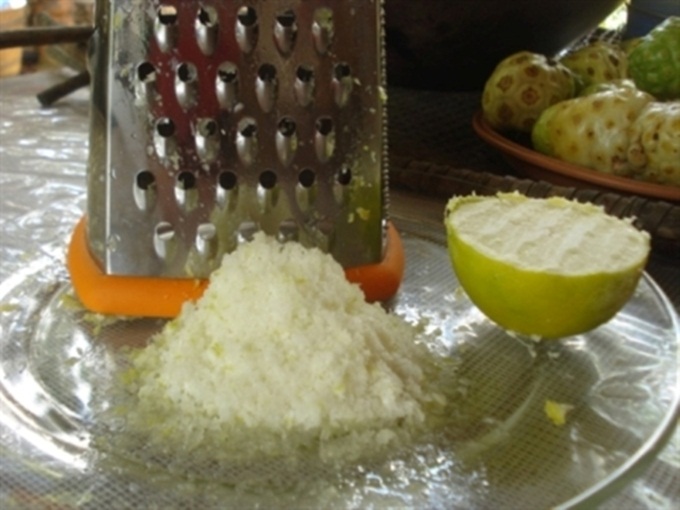 Bật 2 thậm chí 3 tone trắng sáng, mịn màng nhờ bào chanh đông lạnh rồi trộn với thứ này thoa lên mặt